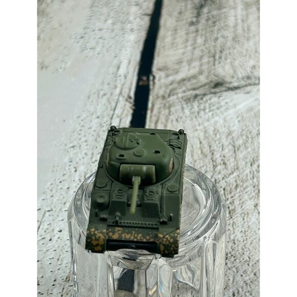 1998 Matchbox Military First Editions M4 A3 Sherman Tank - Picture 4 of 6